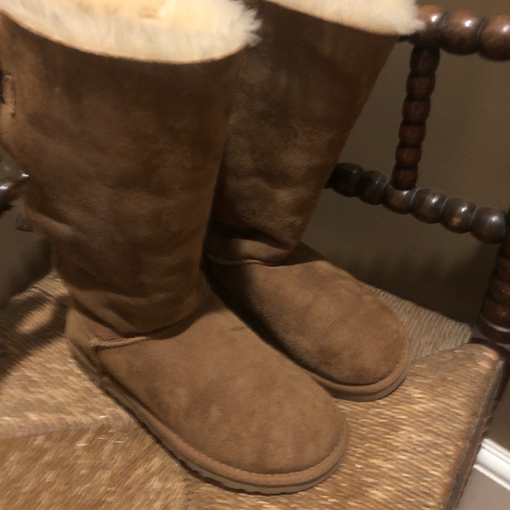 Ugg Nubuck tall boots with bows: size 6